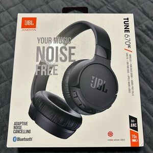 JBL Tune 670NC Wireless Headphones - Black